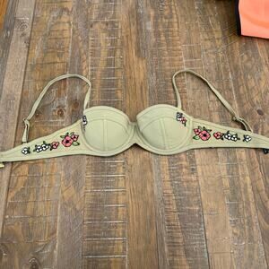 Triangl bikini top with flowers